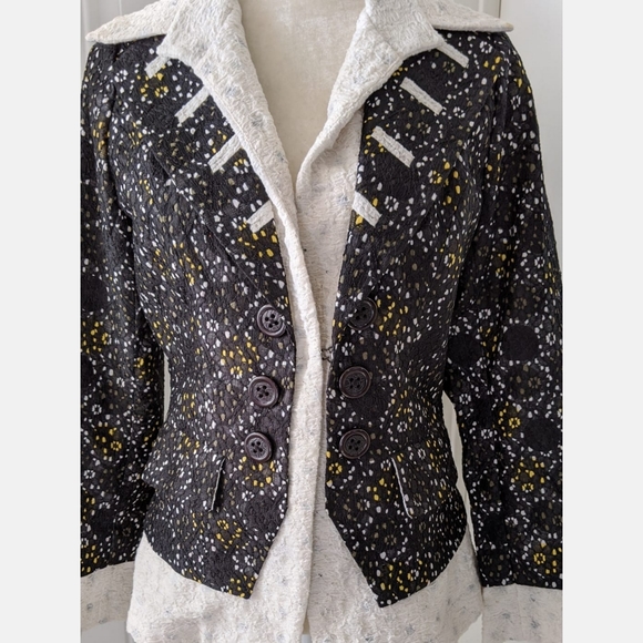 An Ren New York Black and White Lace Blazer Jacket - Picture 3 of 5